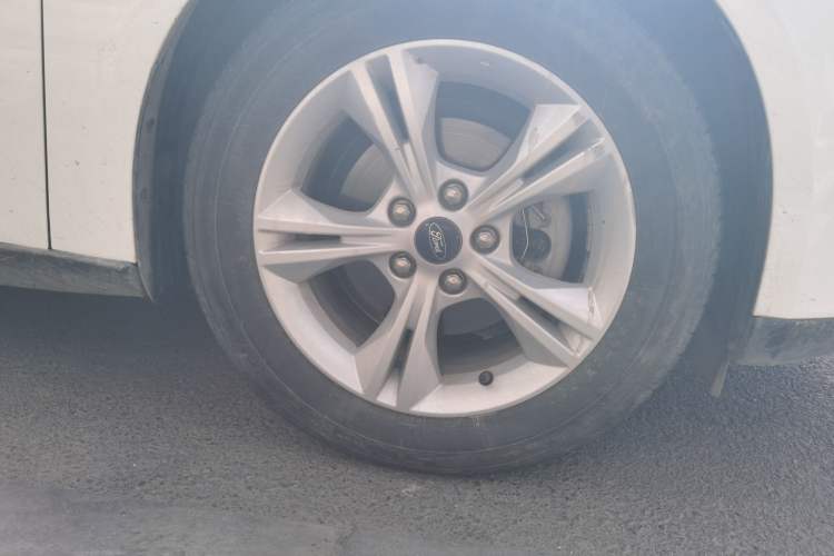 Used Ford Focus 2017 Hatchback 1.6L Automatic Comfort Plus SmartDrive Edition Right Front Wheel Hub