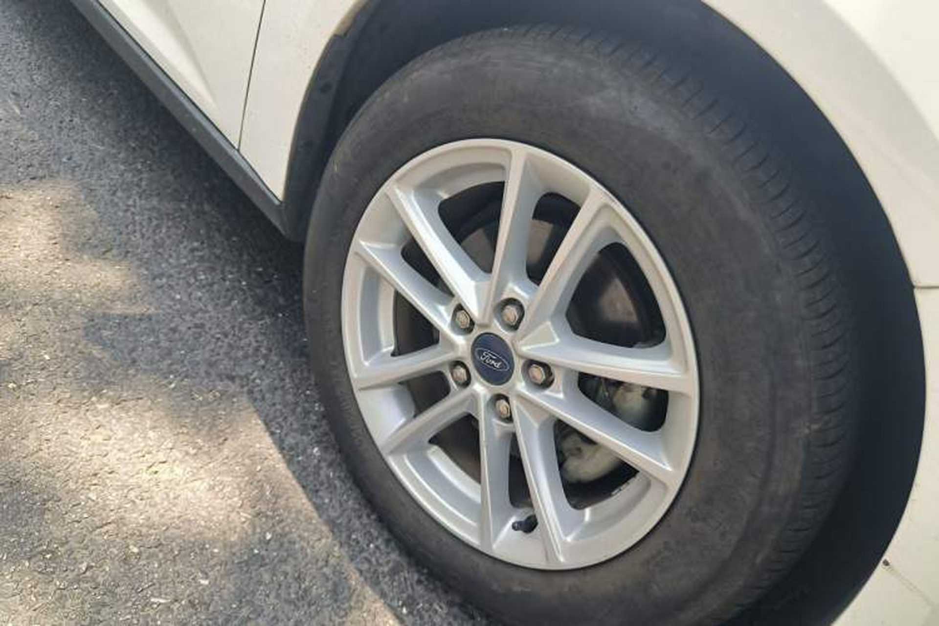 Used Ford Focus 2017 Hatchback 1.6L Automatic Fashion Edition Smart Drive Version Right Front Wheel Hub