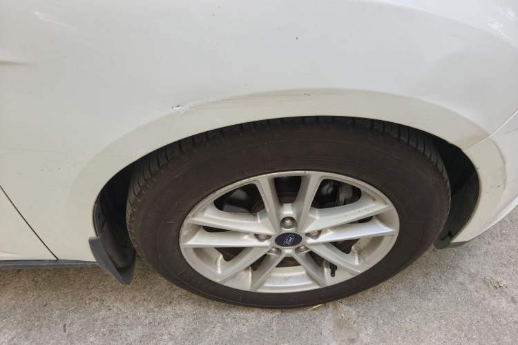 Used Ford Focus 2017 Hatchback 1.6L Automatic Fashion Edition Smart Drive Version Right Front Wheel Hub