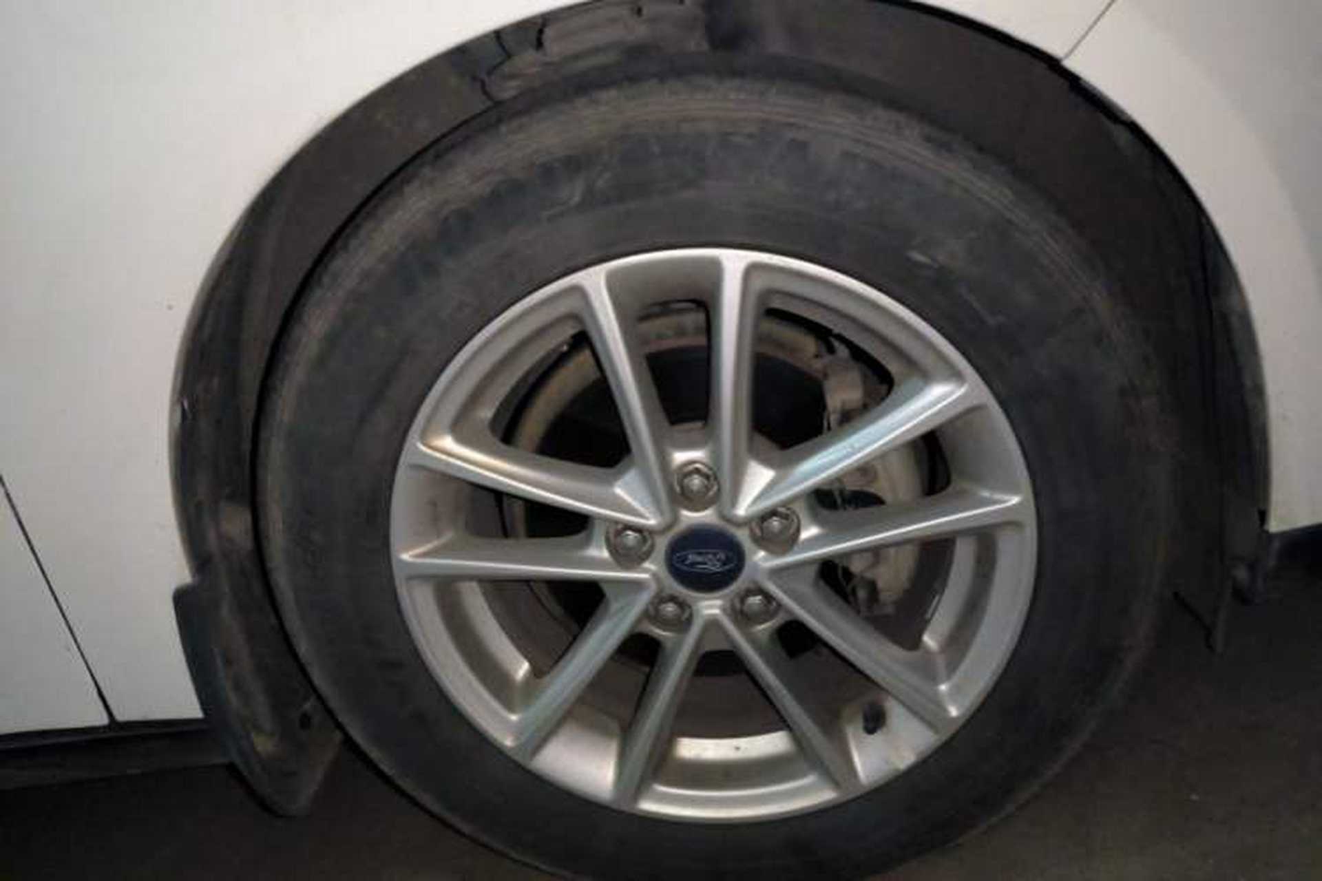 Used Ford Focus 2017 Sedan EcoBoost 180 Automatic Elite Model Right Front Wheel Hub