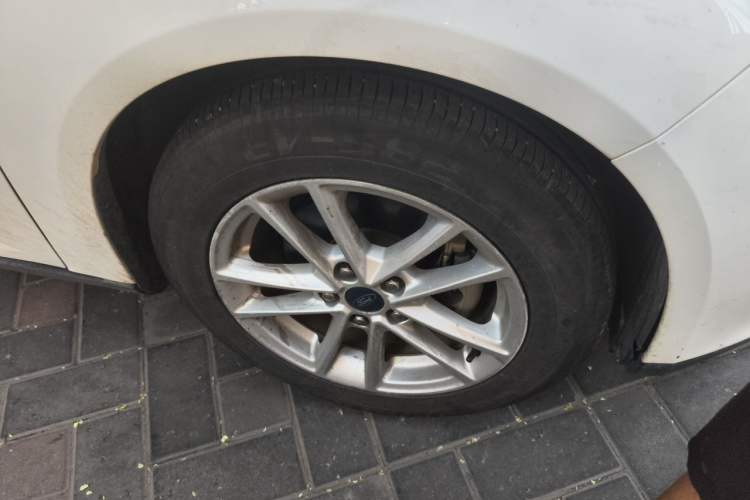 Used Ford Focus 2017 Sedan 1.6L Automatic Fashion Edition Smart Drive Version Right Front Wheel Hub