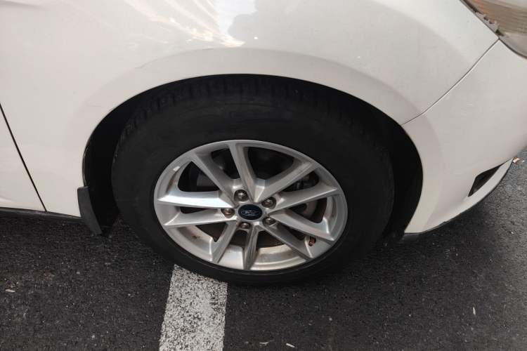 Used Ford Focus 2017 Hatchback 1.6L Automatic Fashion Edition Smart Drive Version Right Front Wheel Hub