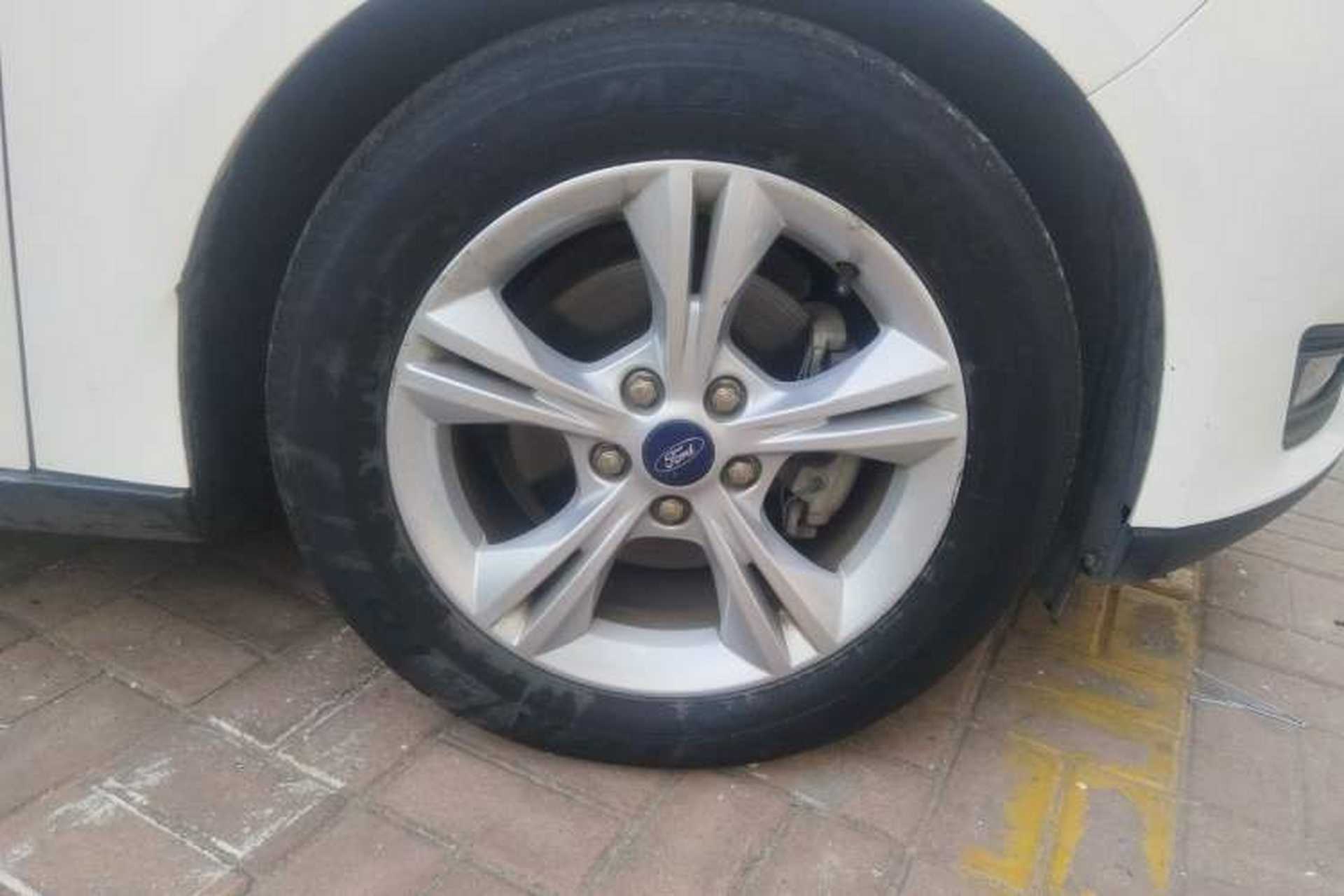 Used Ford Focus 2017 Sedan 1.6L Automatic Comfort Plus SmartDrive Edition Right Front Wheel Hub