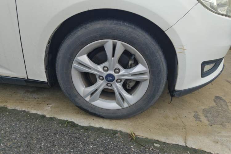 Used Ford Focus 2017 Hatchback 1.6L Automatic Comfort Plus SmartDrive Edition Right Front Wheel Hub