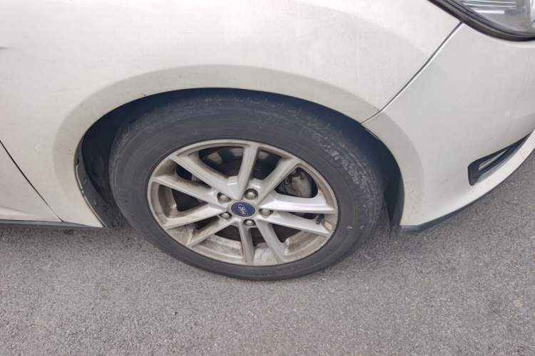 Used Ford Focus 2017 Sedan EcoBoost 180 Automatic Elite Model Right Front Wheel Hub