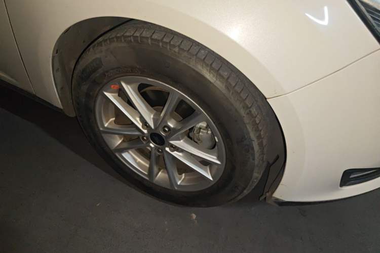 Used Ford Focus 2017 Sedan 1.6L Manual Fashion Edition Smart Drive Version Right Front Wheel Hub