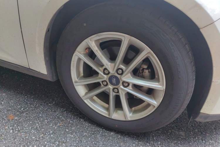 Used Ford Focus 2017 Hatchback EcoBoost 180 Automatic Elite Model Right Front Wheel Hub