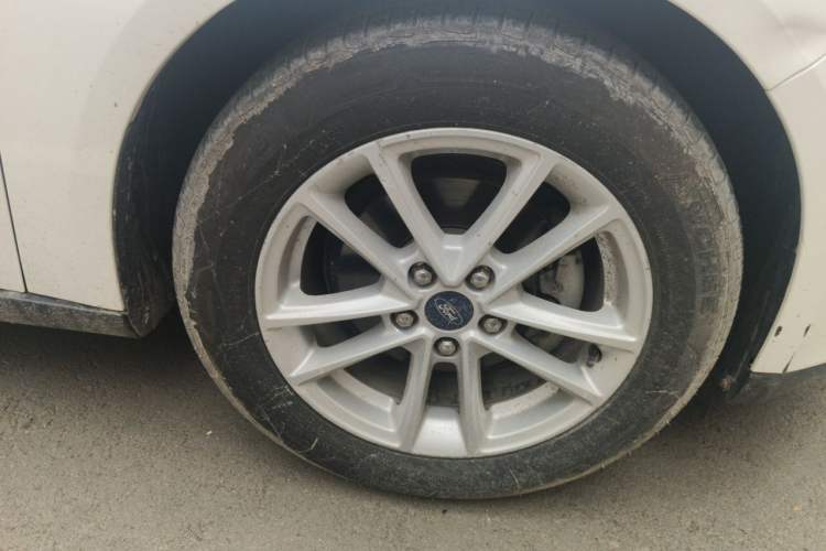 Used Ford Focus 2017 Hatchback 1.6L Automatic Fashion Edition Smart Drive Version Right Front Wheel Hub
