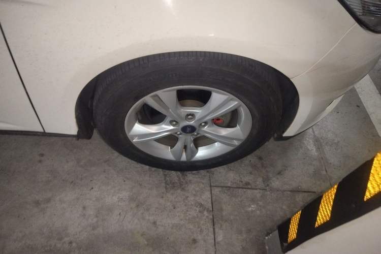 Used Ford Focus 2017 Hatchback 1.6L Automatic Comfort Plus SmartDrive Edition Right Front Wheel Hub