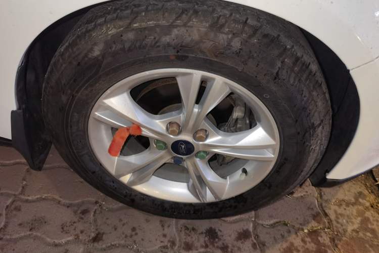 Used Ford Focus 2017 Hatchback 1.6L Automatic Comfort Plus SmartDrive Edition Right Front Wheel Hub