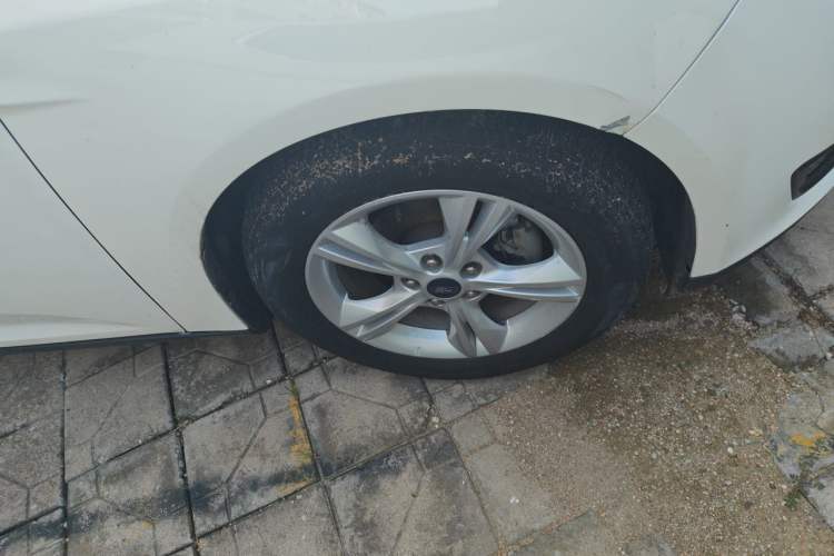 Used Ford Focus 2017 Sedan 1.6L Automatic Comfort Plus SmartDrive Edition Right Front Wheel Hub