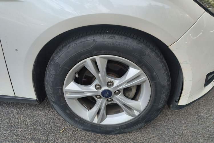 Used Ford Focus 2017 Hatchback 1.6L Automatic Comfort Plus SmartDrive Edition Right Front Wheel Hub