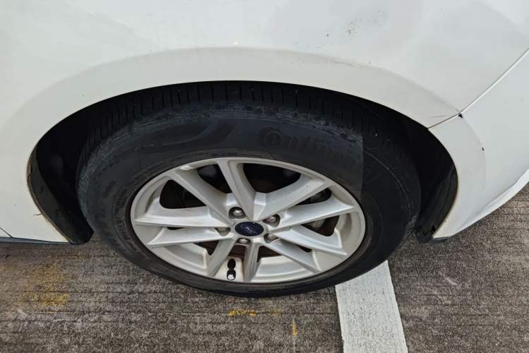 Used Ford Focus 2017 Hatchback 1.6L Automatic Fashion Edition Smart Drive Version Right Front Wheel Hub