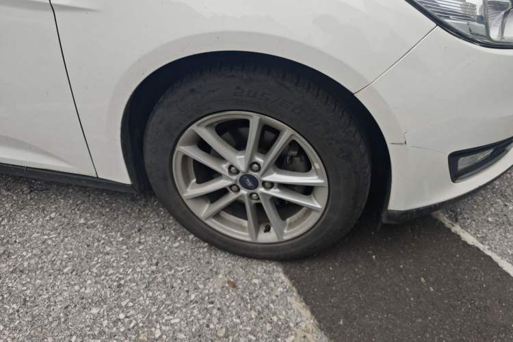 Used Ford Focus 2017 Sedan 1.6L Automatic Fashion Edition Smart Drive Version Right Front Wheel Hub