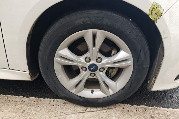 Used Ford Focus 2017 Hatchback 1.6L Automatic Comfort Plus SmartDrive Edition Right Front Wheel Hub