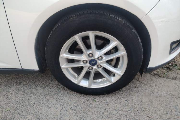 Used Ford Focus 2017 Hatchback 1.6L Automatic Fashion Edition Smart Drive Version Right Front Wheel Hub