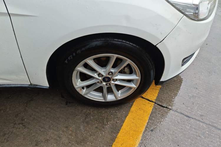 Used Ford Focus 2017 Hatchback 1.6L Automatic Fashion Edition Smart Drive Version Right Front Wheel Hub