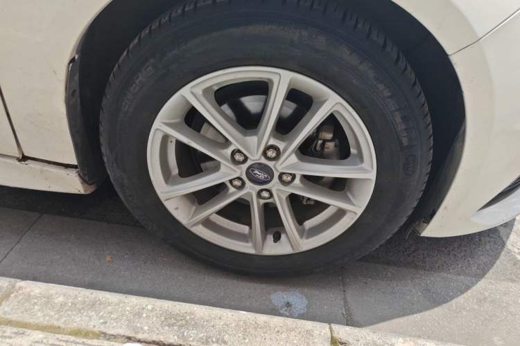 Used Ford Focus 2017 Hatchback EcoBoost 180 Automatic Elite Model Right Front Wheel Hub