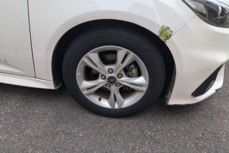 Used Ford Focus 2017 Hatchback 1.6L Automatic Comfort Plus SmartDrive Edition Right Front Wheel Hub