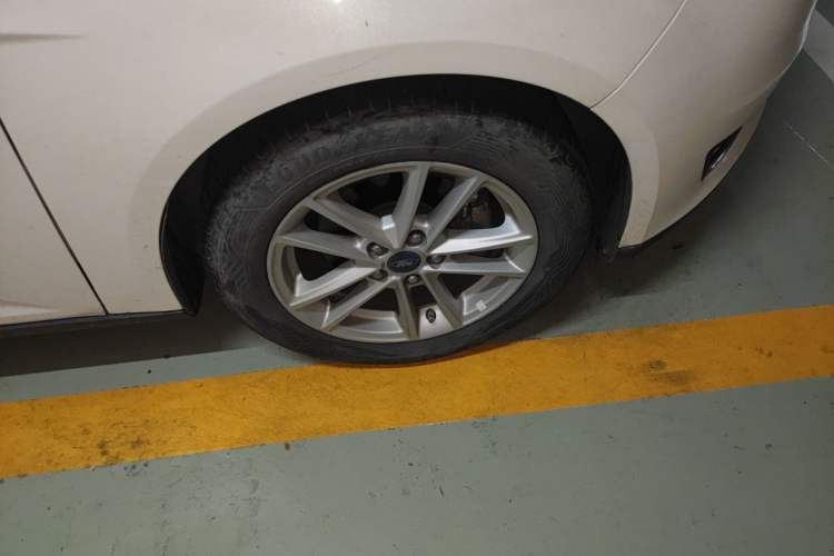 Used Ford Focus 2017 Hatchback 1.6L Automatic Fashion Edition Smart Drive Version Right Front Wheel Hub
