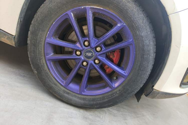 Used Ford Focus 2017 Hatchback 1.6L Automatic Fashion Edition Smart Drive Version Right Front Wheel Hub