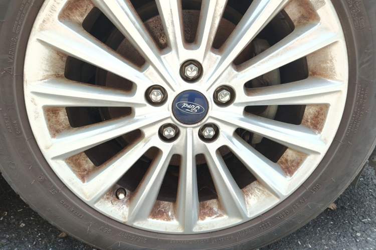 Used Ford Focus 2017 Hatchback EcoBoost 180 Automatic Sport Model Right Front Wheel Hub