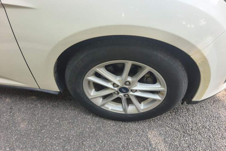 Used Ford Focus 2017 Sedan 1.6L Manual Fashion Edition Smart Drive Version Right Front Wheel Hub