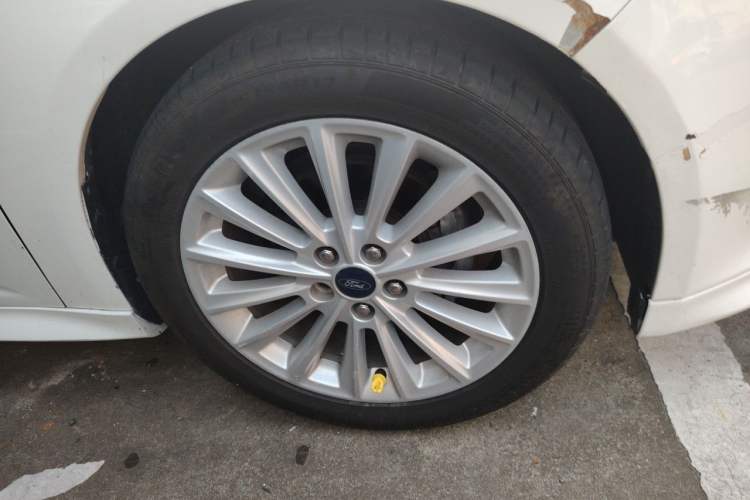 Used Ford Focus 2017 Hatchback EcoBoost 180 Automatic Sport Model Right Front Wheel Hub