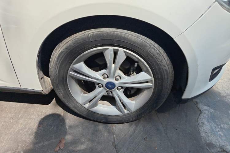 Used Ford Focus 2017 Hatchback 1.6L Automatic Comfort Plus SmartDrive Edition Right Front Wheel Hub