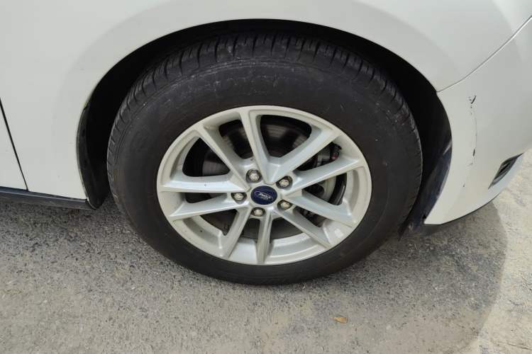 Used Ford Focus 2017 Sedan 1.6L Automatic Fashion Edition Smart Drive Version Right Front Wheel Hub