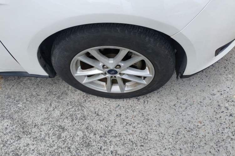 Used Ford Focus 2017 Sedan 1.6L Automatic Fashion Edition Smart Drive Version Right Front Wheel Hub