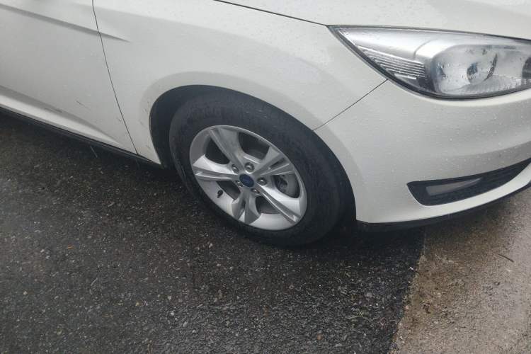 Used Ford Focus 2017 Hatchback 1.6L Automatic Comfort Plus SmartDrive Edition Right Front Wheel Hub