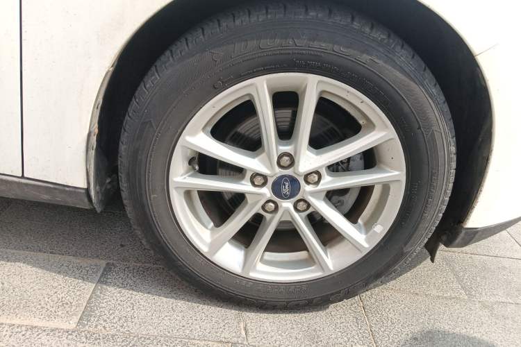 Used Ford Focus 2017 Hatchback 1.6L Automatic Fashion Edition Smart Drive Version Right Front Wheel Hub
