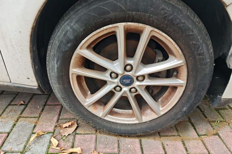 Used Ford Focus 2017 Sedan 1.6L Automatic Fashion Edition Smart Drive Version Right Front Wheel Hub