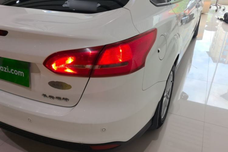 Used Ford Focus 2017 Sedan 1.6L Automatic Fashion Edition Smart Drive Version Right Rear Taillight