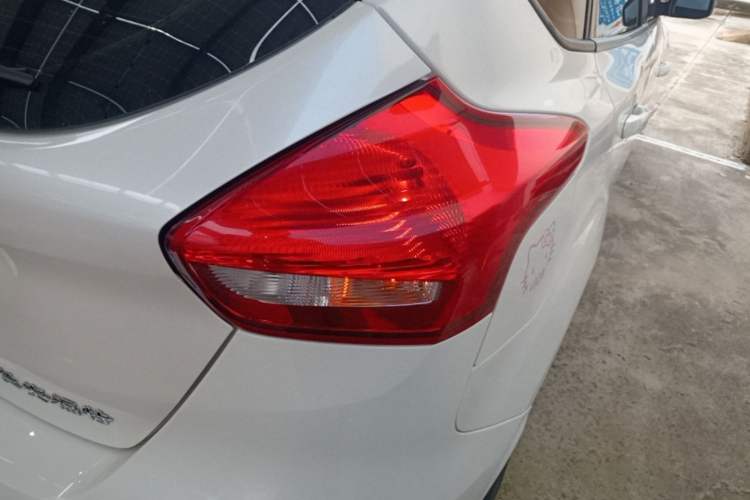 Used Ford Focus 2017 Hatchback 1.6L Automatic Fashion Edition Smart Drive Version Right Rear Taillight