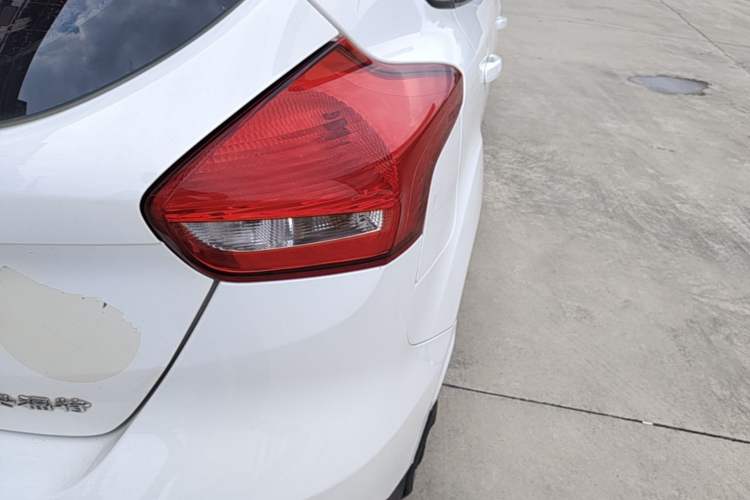 Used Ford Focus 2017 Hatchback 1.6L Automatic Comfort Plus SmartDrive Edition Right Rear Taillight
