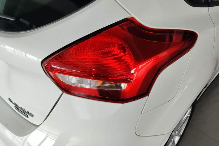 Used Ford Focus 2017 Hatchback EcoBoost 125 Automatic - Ultra-Powerful Style Edition with Smart Drive Features Right Rear Taillight