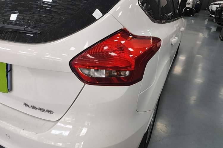 Used Ford Focus 2017 Hatchback 1.6L Automatic Fashion Edition Smart Drive Version Right Rear Taillight