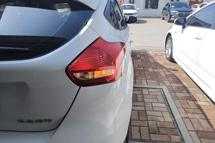 Used Ford Focus 2017 Hatchback 1.6L Automatic Comfort Plus SmartDrive Edition Right Rear Taillight