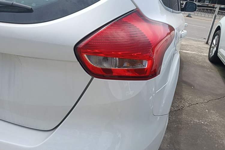 Used Ford Focus 2017 Hatchback EcoBoost 180 Automatic Elite Model Right Rear Taillight