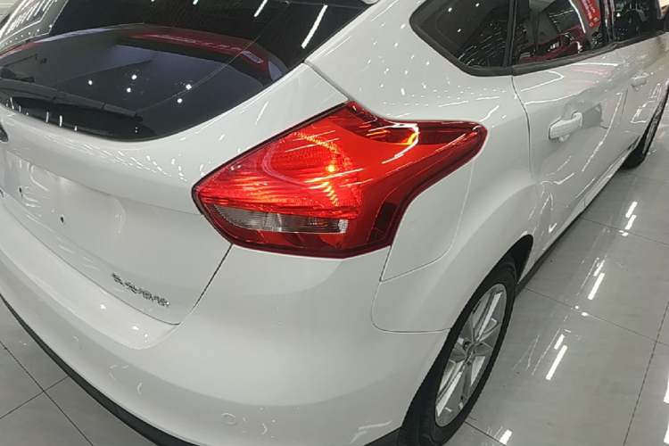 Used Ford Focus 2017 Hatchback 1.6L Automatic Fashion Edition Smart Drive Version Right Rear Taillight