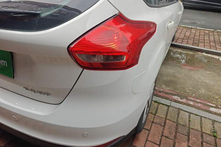 Used Ford Focus 2017 Hatchback 1.6L Automatic Fashion Edition Smart Drive Version Right Rear Taillight