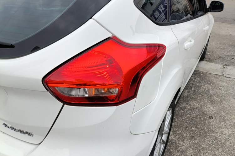 Used Ford Focus 2017 Hatchback 1.6L Automatic Fashion Edition Smart Drive Version Right Rear Taillight