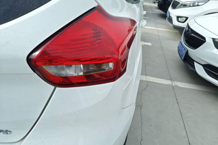 Used Ford Focus 2017 Hatchback 1.6L Automatic Comfort Plus SmartDrive Edition Right Rear Taillight