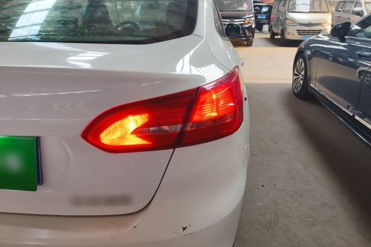 Used Ford Focus 2017 Sedan 1.6L Automatic Comfort Plus SmartDrive Edition Right Rear Taillight
