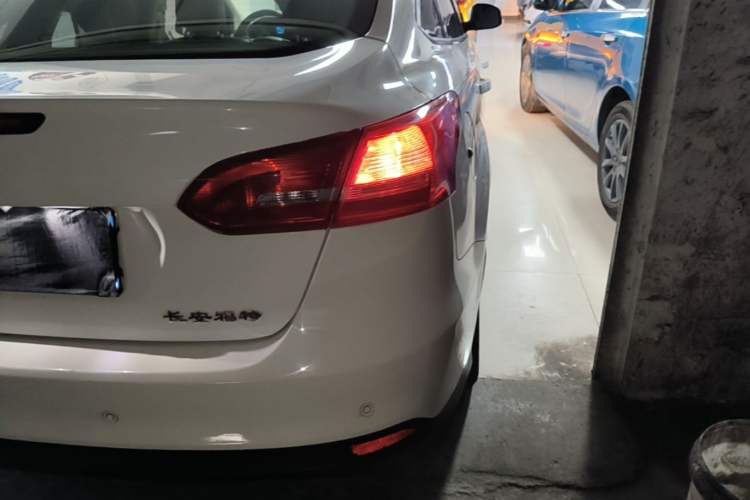 Used Ford Focus 2017 Sedan 1.6L Automatic Comfort Plus SmartDrive Edition Right Rear Taillight