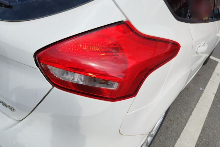 Used Ford Focus 2017 Hatchback 1.6L Automatic Fashion Edition Smart Drive Version Right Rear Taillight