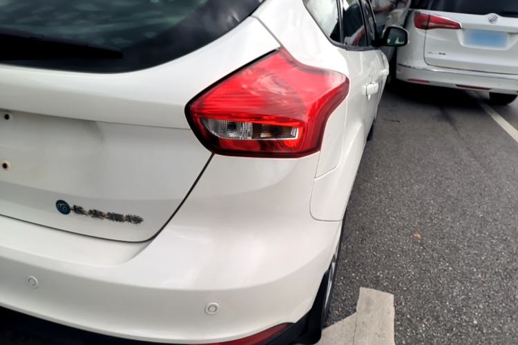 Used Ford Focus 2017 Hatchback 1.6L Automatic Fashion Edition Smart Drive Version Right Rear Taillight