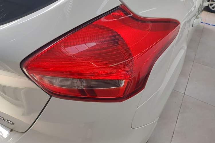 Used Ford Focus 2017 Hatchback 1.6L Automatic Comfort Plus SmartDrive Edition Right Rear Taillight